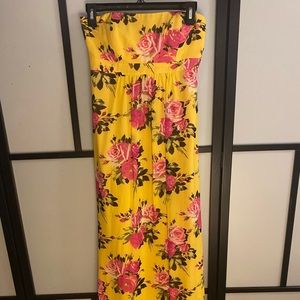 Betsy Johnson floor length maxi dress size 4